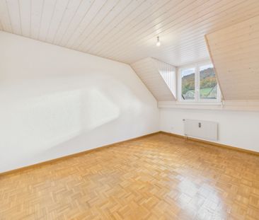 Grosszügige 5.5-Zimmer Dachwohnung in Rothenfluh, Kanton BL - Foto 2