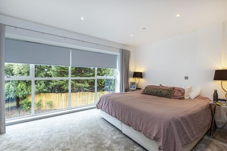 Ridgewood, Weybridge - Photo 5