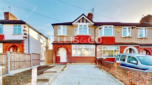 3 bedroom end of terrace house to rent - Photo 1