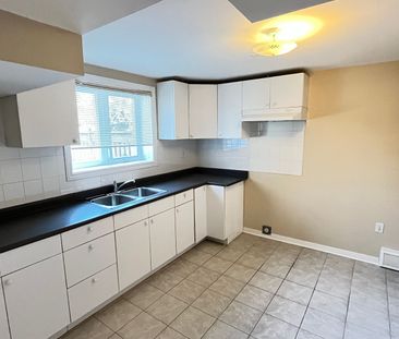 For Lease - 21 Woodstone Avenue, Richmond Hill, Ontario - Photo 1