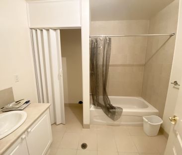 For Lease - 238 Poyntz Avenue, Toronto, Ontario - Photo 6