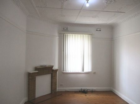 Cozy Family Home - Photo 3