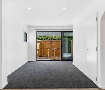 Apartment Living on Fitzgerald!! - Photo 5