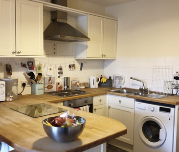 2 bedroom flat to rent - Photo 4 | Rentumo