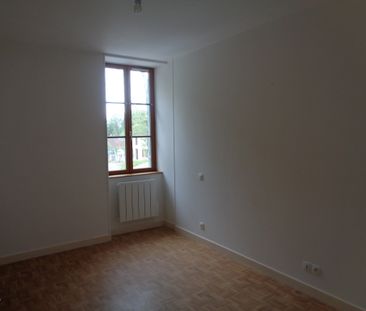 Appt.1er étage : séjour, cuisine, 1 chambre, 1 WC, salle de bains. ... - Photo 2