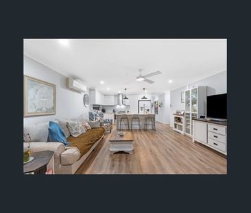 Family Home with solar and extra space for trailer, boat or caravan - Photo 4