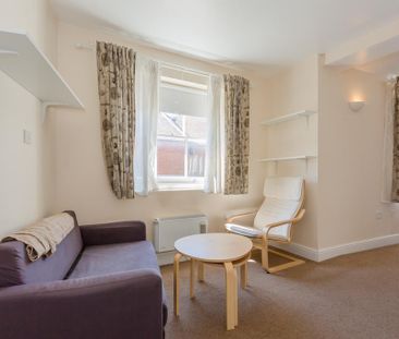 Studio to rent - Photo 1