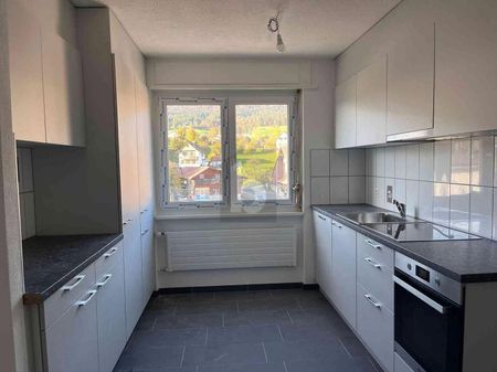 PRIX EXCEPTIONNEL ! RÉNOVÉ AVEC VUE DÉGAGÉE - Photo 2