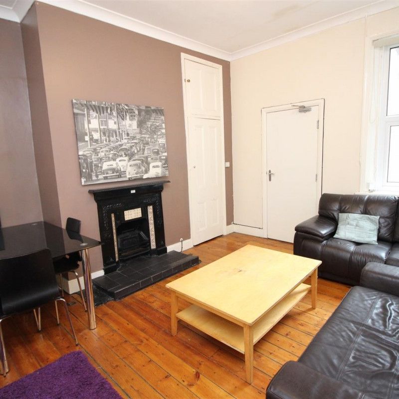3 bedroom Student Flat to rent in Shortridge Terrace, Jesmond, Newcastle Upon Tyne, Ne2 - Photo 1