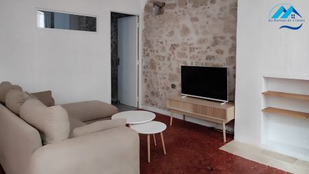 Location Appartement 2 pièces 54m² MARSEILLE 1er - Photo 2