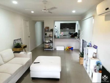 “Three Bedroom House including Water Bill” - Photo 2