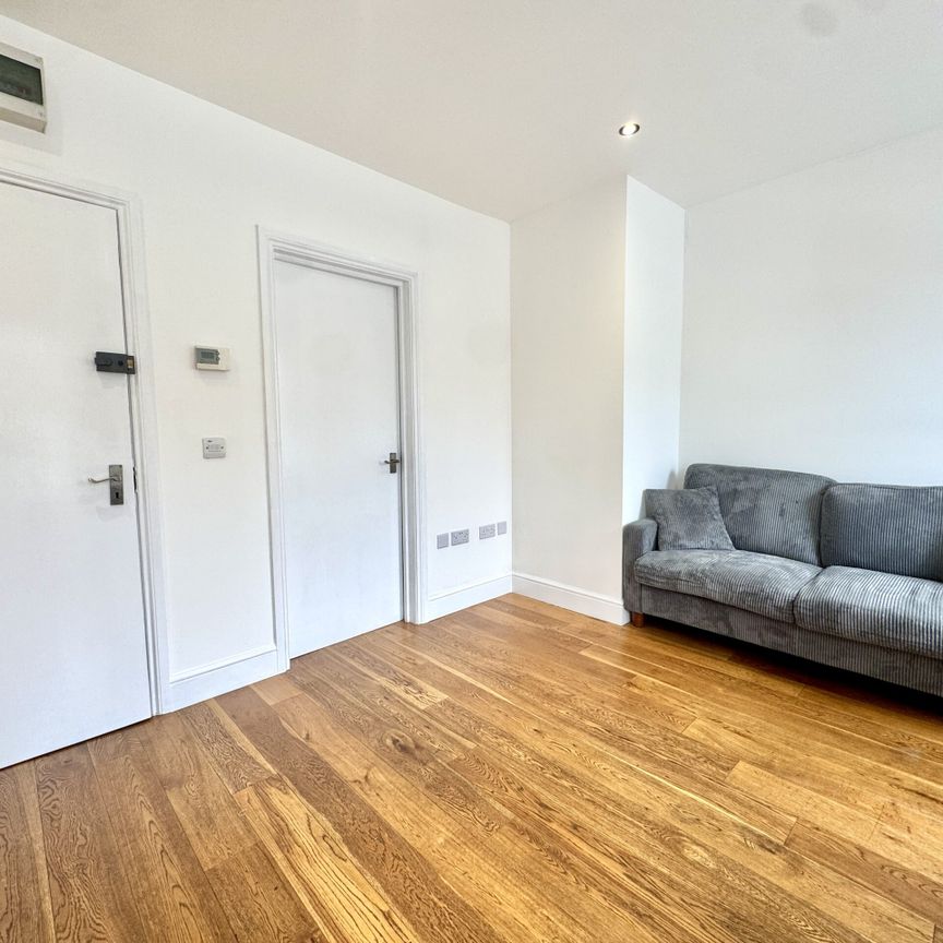 Kentish Town Road, Camden Town, NW1 - Photo 1