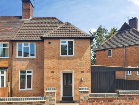 3 bedroom semi-detached house to rent - Photo 2