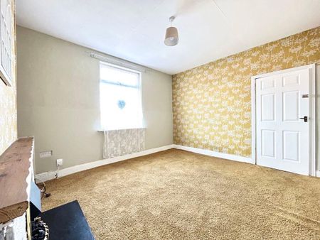 3 bed terraced house to rent in SR8 - Photo 5