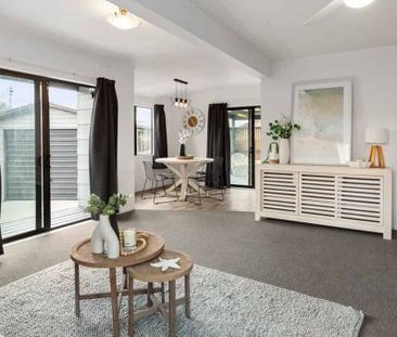 Perfect Modern Family Home - Photo 2