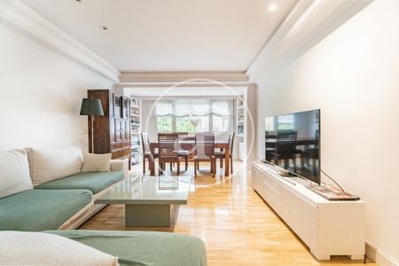 Flat for rent in Cuatro Caminos (Madrid) - Photo 3