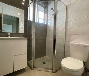 Spacious Three Bedroom Villa - Photo 6