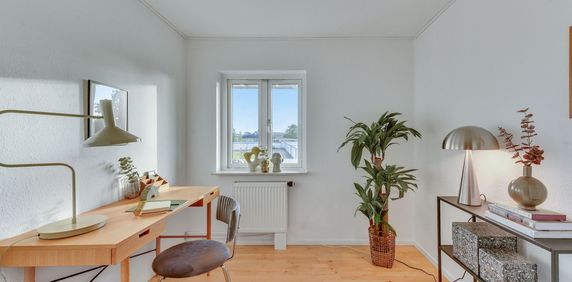 Flyt ind i Thorshammer, et hyggeligt område med byhusstemning, her får du skønne fællesområder med legeplads og gode rammer for et godt fællesskab - Photo 2