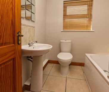 71 Balmoral Square, Bangor, BT19 7XL - Photo 3