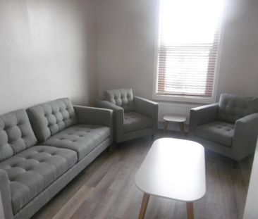 Room 2 @ Lily Grove, Beeston, NG9 1QL - Photo 3