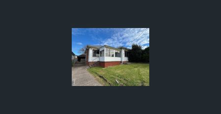 DELIGHTFUL FAMILY HOME - Photo 3