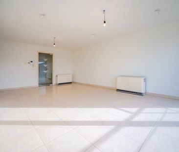 KRUISHOUTEM - Ruim duplex appartement + staanplaats op topligging! - Photo 1