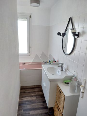 Location Appartement 3 pièces 67m² - Photo 4