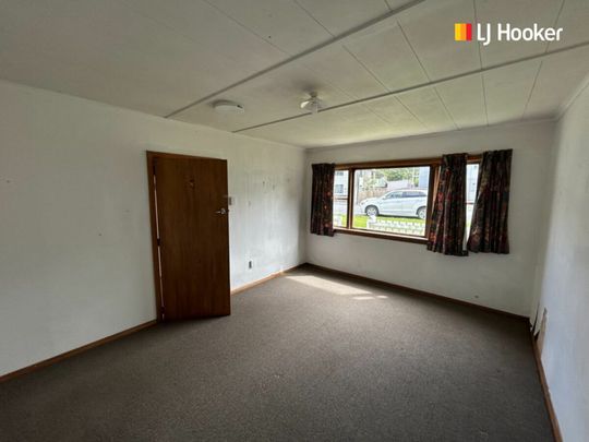 Four bedroom flat - Photo 1