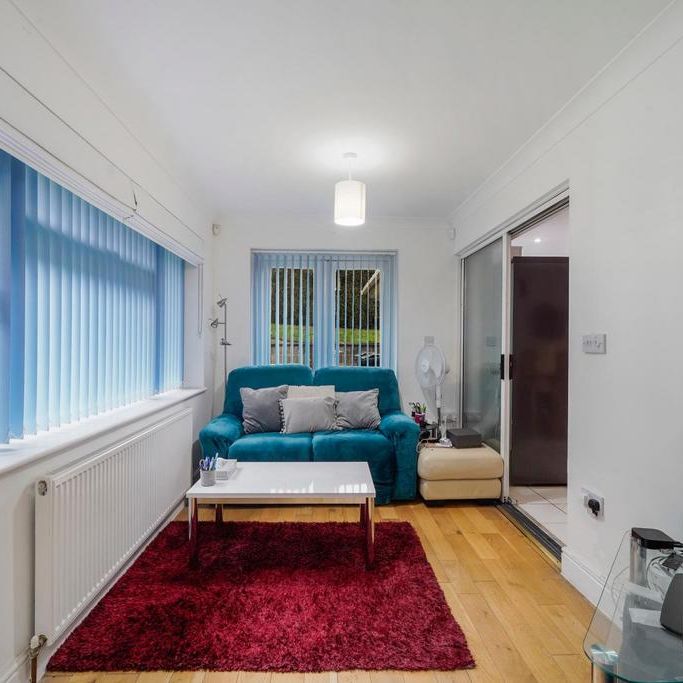 6 bedroom detached house to rent - Photo 1