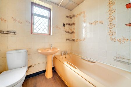 Newham Way, London E6 - Photo 2