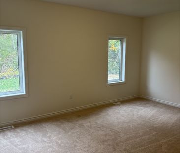 For Lease - 7 Mckernan Avenue, Brantford, Ontario - Photo 3