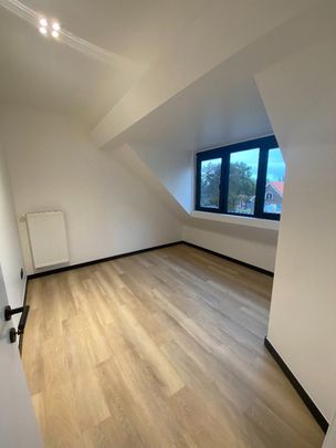 Gerenoveerde rijwoning met ruime tuin te Gentbrugge BEZOEKMOMENT VOLZET - Foto 1