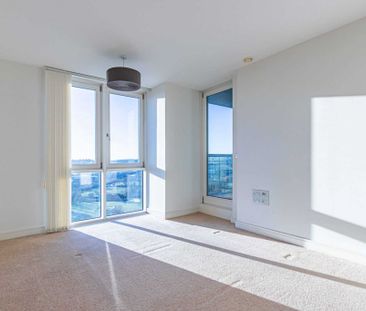 2 bed Flat for rent - Photo 4