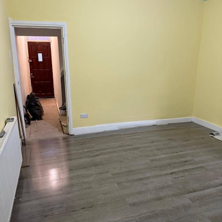 4 bedroom semi-detached house to rent - Photo 1