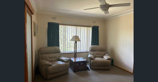 PERFECTLY POSITIONED FAMILY HOME - Photo 1