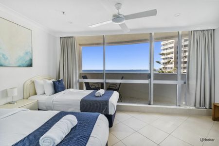 FULLY FURNISHED THREE BEDROOM BEACHFRONT APARTMENT - Photo 4