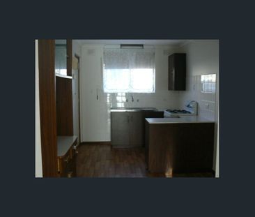 2 bedroom, Low maintenance, Neat as a pin. - Photo 6