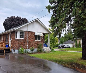 For Lease - 49 Grassmere Court, Oshawa, Ontario - Photo 4