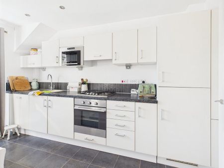 2 bedroom apartment to rent - Photo 4