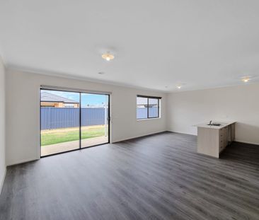 Easy Living in a Convenient Location - Photo 2