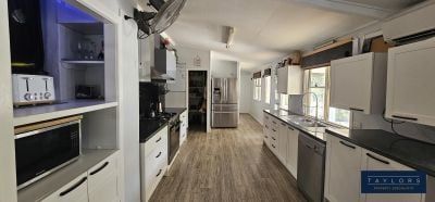 Modern 3-Bedroom Home with Stunning Views and Luxurious Finishes - Photo 3