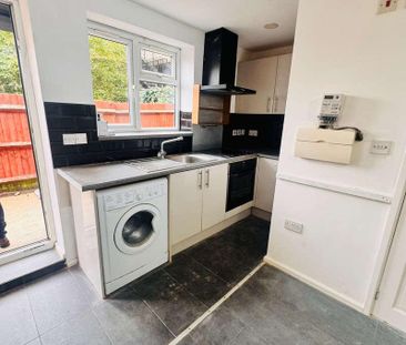 Hounslow, TW3 - Photo 2