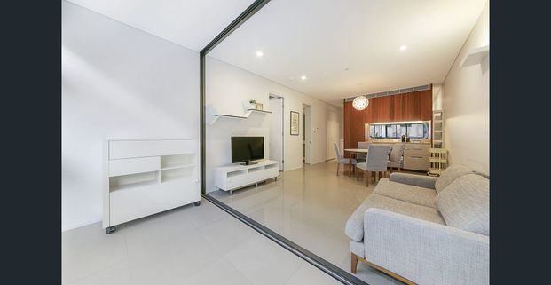 Huge 1 bedroom plus Study - Photo 1