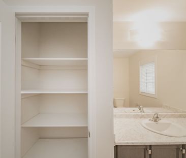 For Lease - 21 Legacy Lane, Thorold, Ontario - Photo 2