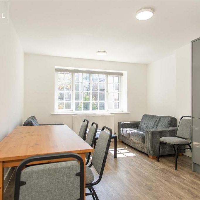 5 bedroom flat to rent - Photo 1