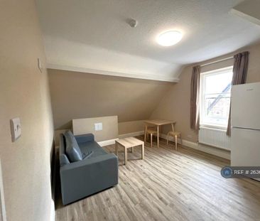 3 bedroom flat to rent - Photo 2