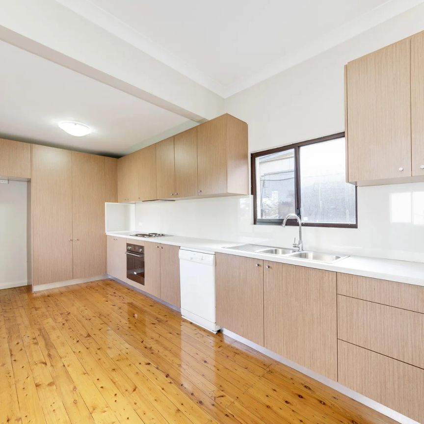 Generously Sized Four Bedroom Family Home in the Heart of Drummoyne - Photo 1