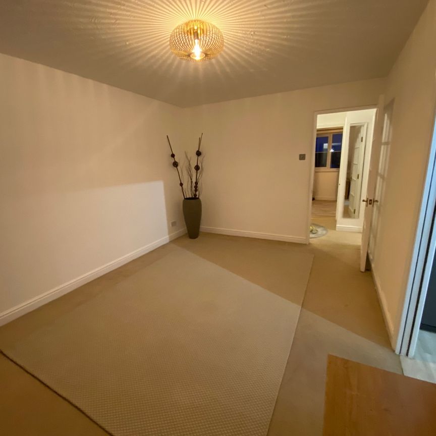 1 Bed Flat, Lucas Gardens, N2 - Photo 1