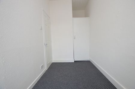 2 Bedroom Terraced House - Photo 3