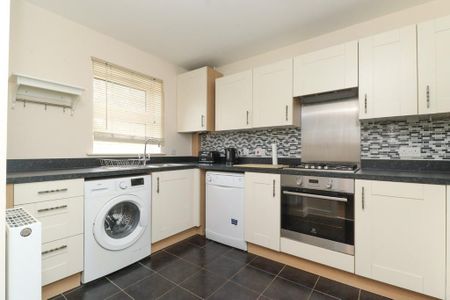 3 bedroom end of terrace house to rent - Photo 5